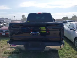 2017 Ford F-250 Lariat с VIN 1FT7W2BT2HEB89913, выставлен на аукционе IAAI как лот 41949233 с пробегом Не указан миль и . История ставок и продаж доступна на DreamBid. Изображение 16.