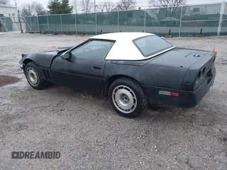 1987 Chevrolet Corvette z VIN 1G1YY3184H5124409, wystawiony jako IAAI lot #41518101 z przebiegiem 121 592 mil mil oraz . Historia ofert i sprzedaży dostępna na DreamBid. Obrazek 3.