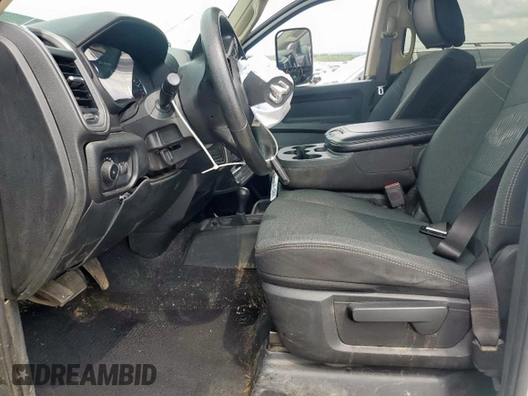 2020 Ram 2500 Tradesman z VIN 3C6UR5HLXLG250095, wystawiony jako Copart lot #54926235 z przebiegiem 197 992 mil mil oraz Nie do naprawy • Non repairable. Historia ofert i sprzedaży dostępna na DreamBid. Obrazek 7.