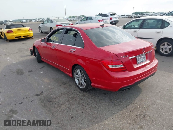 2013 Mercedes-Benz C 300 Sport с VIN WDDGF8AB1DA787560, выставлен на аукционе IAAI как лот 42275838 с пробегом 86 024 миль миль и . История ставок и продаж доступна на DreamBid. Изображение 3.