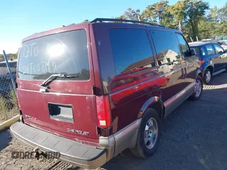2003 Chevrolet Astro z VIN 1GNEL19X43B128003, wystawiony jako IAAI lot #40588182 z przebiegiem Nie podano mil oraz . Historia ofert i sprzedaży dostępna na DreamBid. Obrazek 4.