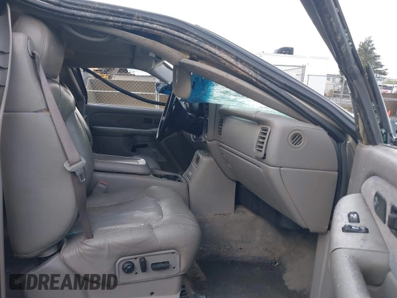 2000 GMC Sierra 2500 SLE z VIN 1GTGK29U7YE380284, wystawiony jako IAAI lot #41965443 z przebiegiem 189 831 mil mil oraz . Historia ofert i sprzedaży dostępna na DreamBid. Obrazek 5.