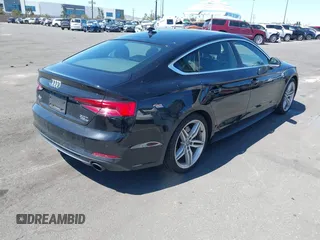 2018 Audi A5 Sportback Premium Plus z VIN WAUENCF55JA009202, wystawiony jako IAAI lot #42218463 z przebiegiem 51 866 mil mil oraz . Historia ofert i sprzedaży dostępna na DreamBid. Obrazek 4.