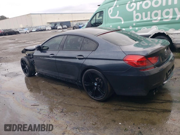 2015 BMW M6 z VIN WBS6C9C5XFD467854, wystawiony jako Copart lot #86177724 z przebiegiem 55 789 mil mil oraz Szkoda całkowita • Salvage title. Historia ofert i sprzedaży dostępna na DreamBid. Obrazek 2.