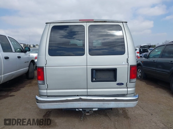 2003 Ford Econoline Passenger XL z VIN 1FBSS31S43HB53334, wystawiony jako IAAI lot #41547951 z przebiegiem 197 072 mil mil oraz . Historia ofert i sprzedaży dostępna na DreamBid. Obrazek 16.