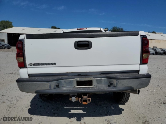2007 Chevrolet Silverado 2500HD Classic LT2 with VIN 1GCHC23D27F187737, listed as a Copart auction lot 77583694 with 196,006 mi miles and Salvage Title. Bid and sale history available at carsss.com. Image 6.