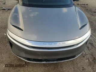 2023 Lucid Air Touring z VIN 50EA1TEA5PA004467, wystawiony jako Copart lot #76620154 z przebiegiem 6108 mil mil oraz Szkody całkowita. Historia ofert i sprzedaży dostępna na DreamBid. Obrazek 11.