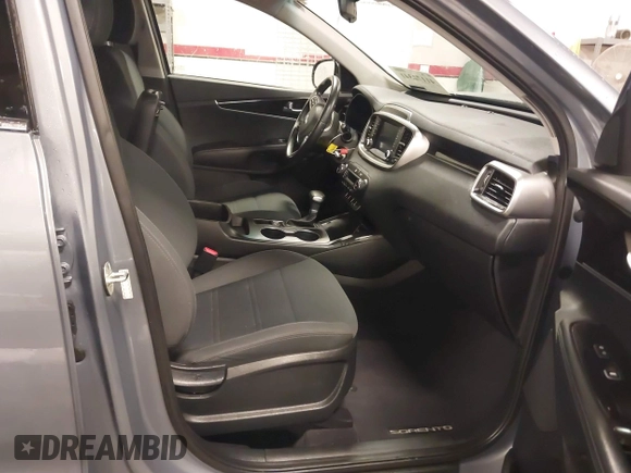 2020 Kia Sorento LX with VIN 5XYPGDA32LG663708, listed as a IAAI auction lot 41172341 with 61,729 mi miles. Bid and sale history available at carsss.com. Image 5.