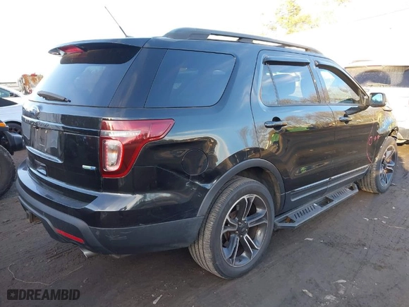 2015 Ford Explorer Sport with VIN 1FM5K8GT5FGC44009, listed as a IAAI auction lot 41434177 with 102,918 mi miles. Bid and sale history available at carsss.com. Image 4.