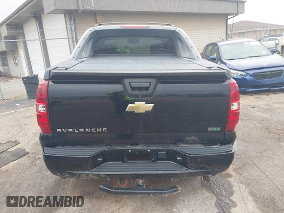 2011 Chevrolet Avalanche LTZ with VIN 3GNTKGE33BG111277, listed as a IAAI auction lot 42123375 with 209,024 mi miles. Bid and sale history available at carsss.com. Image 16.