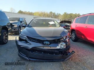 2024 Toyota Camry LE z VIN 4T1C11AK3RU847743, wystawiony jako IAAI lot #41886636 z przebiegiem 22 814 mil mil oraz . Historia ofert i sprzedaży dostępna na DreamBid. Obrazek 12.
