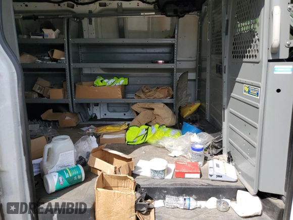 2018 Ford Transit z VIN 1FTYR1ZM0JKA09453, wystawiony jako Copart lot #55241035 z przebiegiem 227 932 mil mil oraz Szkoda całkowita • Salvage title. Historia ofert i sprzedaży dostępna na DreamBid. Obrazek 10.