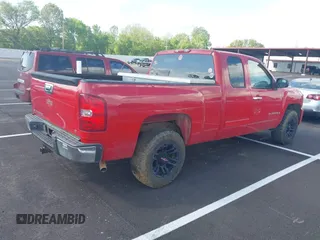 2008 Chevrolet Silverado 1500 1LT with VIN 2GCEC19J081256556, listed as a IAAI auction lot 42132995 with 178,937 mi miles and . Bid and sale history available at DreamBid. Image 4.