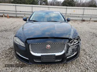 2016 Jaguar XJ Portfolio with VIN SAJWA2G71G8V95573, listed as a Copart auction lot 85975594 with 82,221 mi miles and Salvage title. Bid and sale history available at DreamBid. Image 5.