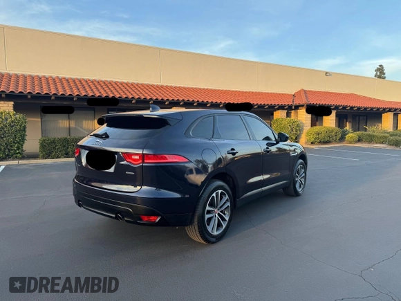 2018 Jaguar F-Pace 25t Premium с VIN SADCJ2FXXJA252431, выставлен на аукционе Copart как лот 62039175 с пробегом 50 286 миль миль и Списание • Salvage title. История ставок и продаж доступна на DreamBid. Изображение 4.