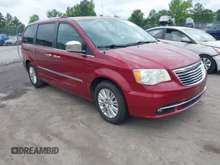 2013 Chrysler Town & Country Limited z VIN 2C4RC1GG0DR809789, wystawiony jako IAAI lot #42375930 z przebiegiem 102 545 mil mil oraz . Historia ofert i sprzedaży dostępna na DreamBid. Obrazek 1.
