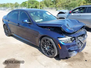 2018 BMW M3 z VIN WBS8M9C56J5J79211, wystawiony jako IAAI lot #42126954 z przebiegiem 55 275 mil mil oraz . Historia ofert i sprzedaży dostępna na DreamBid. Obrazek 1.