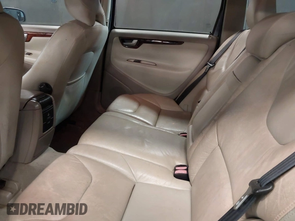 2005 Volvo V70 with VIN YV1SW640552499033, listed as a IAAI auction lot 42084472 with 149,567 mi miles. Bid and sale history available at carsss.com. Image 8.