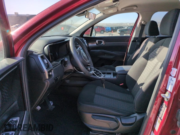 2022 Kia Sorento LX z VIN 5XYRGDLC4NG099777, wystawiony jako Copart lot #52391425 z przebiegiem 111 531 mil mil oraz Szkoda całkowita • Salvage title. Historia ofert i sprzedaży dostępna na DreamBid. Obrazek 7.