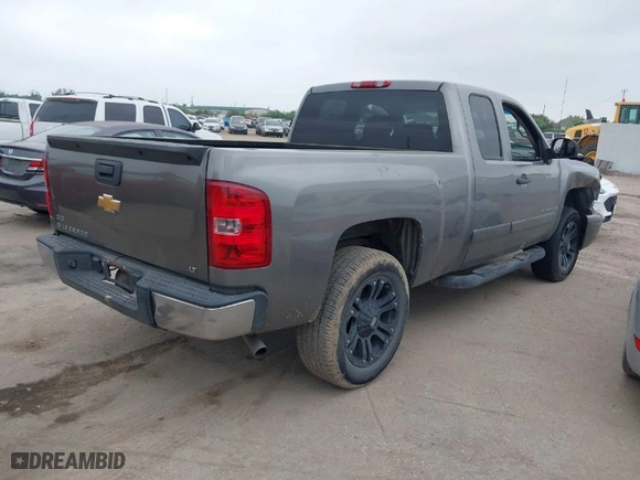 2008 Chevrolet Silverado 1500 Work Truck with VIN 1GCEC19CX8Z330185, listed as a IAAI auction lot 41891379 with 189,991 mi miles. Bid and sale history available at carsss.com. Image 4.