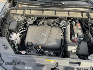 2022 Toyota Highlander Platinum z VIN 5TDFZRBH0NS226809, wystawiony jako Copart lot #51350925 z przebiegiem 25 146 mil mil oraz Czysty tytuł • Clean title. Historia ofert i sprzedaży dostępna na DreamBid. Obrazek 7.