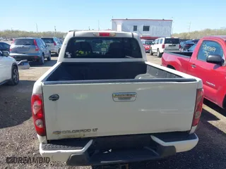 2009 Chevrolet Colorado LT w/2LT with VIN 1GCDT13E798108877, listed as a IAAI auction lot 42031592 with 155,787 mi miles. Bid and sale history available at carsss.com. Image 17.