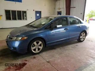 2009 Honda Civic DX-VP z VIN 2HGFA16339H506382, wystawiony jako Copart lot #59766925 z przebiegiem 136 236 mil mil oraz Czysty tytuł • Clean title. Historia ofert i sprzedaży dostępna na DreamBid. Obrazek 1.