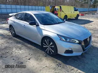 2020 Nissan Altima 2.5 SR with VIN 1N4BL4CV6LC166014, listed as a IAAI auction lot 41629564 with 195,681 mi miles. Bid and sale history available at carsss.com. Image 1.