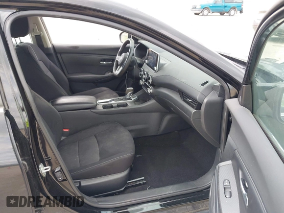 2021 Nissan Sentra SV with VIN 3N1AB8CV0MY318588, listed as a IAAI auction lot 42122489 with 80,904 mi miles. Bid and sale history available at carsss.com. Image 5.