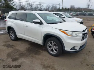 2014 Toyota Highlander XLE with VIN 5TDKKRFH0ES012481, listed as a IAAI auction lot 41687100 with 158,538 mi miles. Bid and sale history available at carsss.com. Image 1.