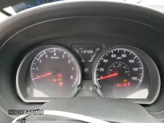 2015 Nissan Versa SV z VIN 3N1CN7AP0FL834609, wystawiony jako Copart lot #55359315 z przebiegiem 112 408 mil mil oraz Szkoda całkowita • Salvage title. Historia ofert i sprzedaży dostępna na DreamBid. Obrazek 9.