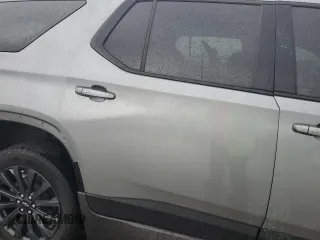 2023 Chevrolet Traverse RS z VIN 1GNERJKW1PJ145143, wystawiony jako Copart lot #73587744 z przebiegiem 6 278 mil mil oraz Szkoda całkowita • Salvage title. Historia ofert i sprzedaży dostępna na DreamBid. Obrazek 11.