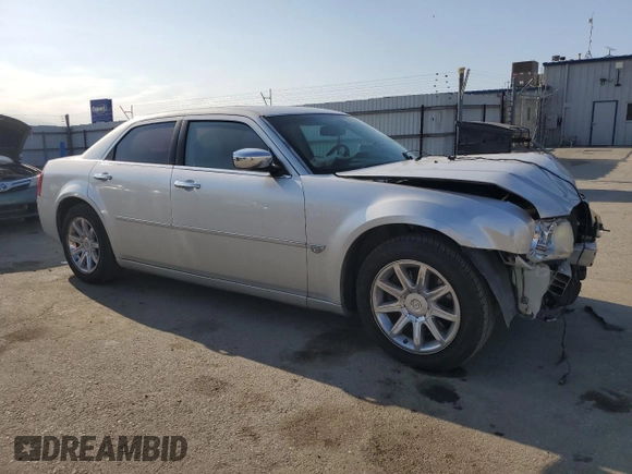 2006 Chrysler 300 C with VIN 2C3KA63H86H353248, listed as a Copart auction lot 52262875 with 138,281 mi miles and Salvage Title. Bid and sale history available at carsss.com. Image 4.