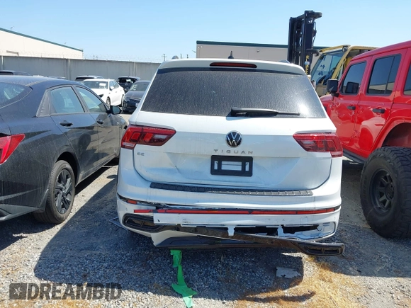 2024 Volkswagen Tiguan SE R-Line Black with VIN 3VVCB7AX1RM064314, listed as a IAAI auction lot 41465386 with 7,626 mi miles and . Bid and sale history available at DreamBid. Image 17.