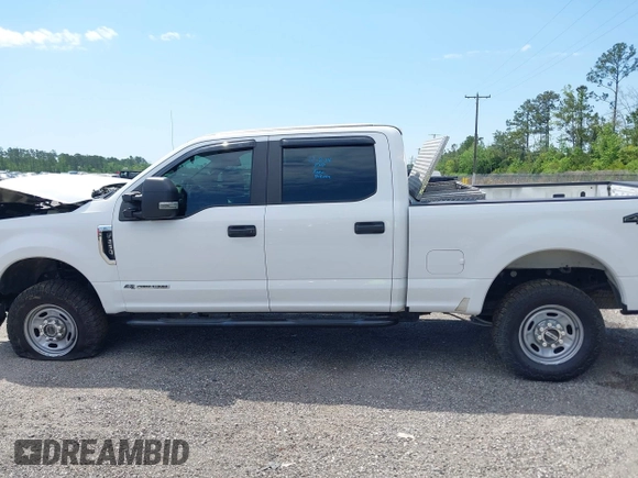 2017 Ford Super Duty F-250 SRW Lariat with VIN 1FT7W2BT6HEF43514, listed as a IAAI auction lot 41101292 with 396,099 mi miles. Bid and sale history available at carsss.com. Image 14.
