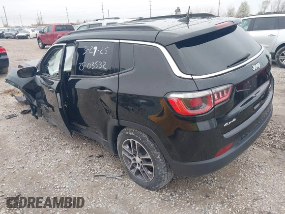 2017 Jeep Compass Latitude with VIN 3C4NJDBB7HT640200, listed as a IAAI auction lot 41963507 with 113,328 mi miles and . Bid and sale history available at carsss.com. Image 3.