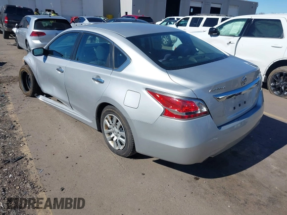 2015 Nissan Altima SV with VIN 1N4AL3AP2FC232525, listed as a IAAI auction lot 41658249 with 191,959 mi miles and . Bid and sale history available at DreamBid. Image 3.