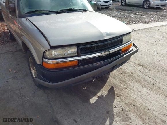 2003 Chevrolet S-10 with VIN 1GCCS19H238119597, listed as a IAAI auction lot 40849458 with 79,069 mi miles. Bid and sale history available at carsss.com. Image 6.