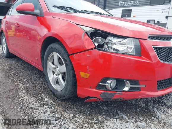 2013 Chevrolet Cruze 1LT with VIN 1G1PC5SB4D7284305, listed as a IAAI auction lot 41893978 with 214,082 mi miles and . Bid and sale history available at DreamBid. Image 6.