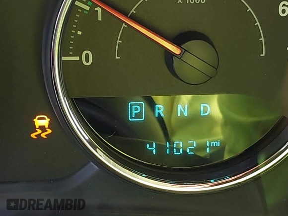 2018 Jeep Wrangler Sahara z VIN 1C4AJWBGXJL811092, wystawiony jako IAAI lot #42305620 z przebiegiem 41 021 mil mil oraz . Historia ofert i sprzedaży dostępna na DreamBid. Obrazek 15.