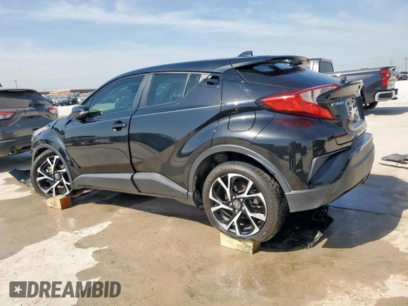 2020 Toyota C-HR LE z VIN JTNKHMBX9L1077558, wystawiony jako Copart lot #53603615 z przebiegiem 61 254 mil mil oraz Szkoda całkowita • Salvage title. Historia ofert i sprzedaży dostępna na DreamBid. Obrazek 2.