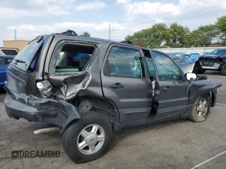 2004 Ford Escape XLS with VIN 1FMYU02124DA10326, listed as a Copart auction lot 42523165 with 3,579 mi miles and Salvage Title. Bid and sale history available at DreamBid. Image 3.
