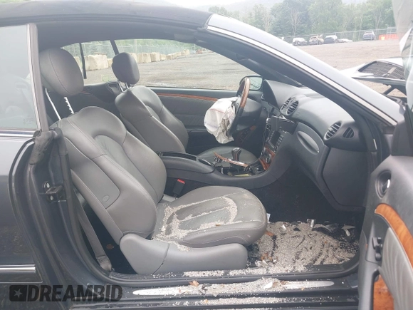 2009 Mercedes-Benz CLK 350 with VIN WDBTK56F79T101806, listed as a IAAI auction lot 42531146 with 188,960 mi miles and . Bid and sale history available at DreamBid. Image 5.
