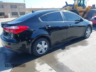 2014 Kia Forte LX with VIN KNAFK4A60E5245046, listed as a IAAI auction lot 41775035 with 203,001 mi miles. Bid and sale history available at carsss.com. Image 4.