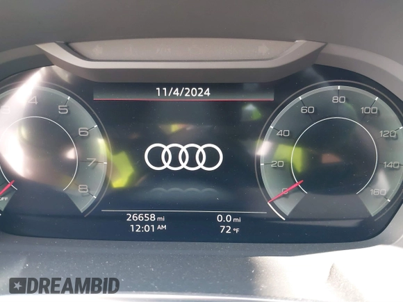 2024 Audi Q3 S line Premium Plus z VIN WA1EECF39R1107267, wystawiony jako IAAI lot #40791219 z przebiegiem 26 658 mil mil oraz . Historia ofert i sprzedaży dostępna na DreamBid. Obrazek 7.