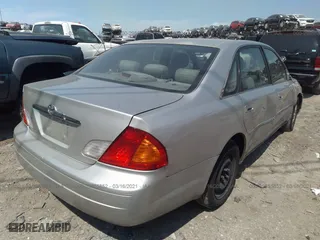2001 Toyota Avalon XL w/Bucket Seats with VIN 4T1BF28B71U162206, listed as a IAAI auction lot 41673437 with 363,472 mi miles. Bid and sale history available at carsss.com. Image 4.