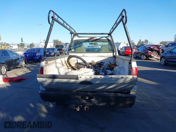 2004 Ford Super Duty F-250 XL with VIN 1FTNF20L54EC99861, listed as a IAAI auction lot 41301229 with 320,407 mi miles. Bid and sale history available at carsss.com. Image 15.