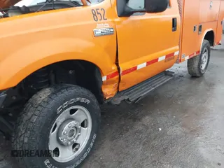 2007 Ford F-250 with VIN 1FDNF21557EA12597, listed as a IAAI auction lot 41454655 with 51,917 mi miles and . Bid and sale history available at DreamBid. Image 6.