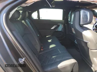 2024 BMW i7 M70 z VIN WBY83EH05RCP88571, wystawiony jako Copart lot #67134844 z przebiegiem 8118 mil mil oraz Szkody całkowita. Historia ofert i sprzedaży dostępna na DreamBid. Obrazek 11.