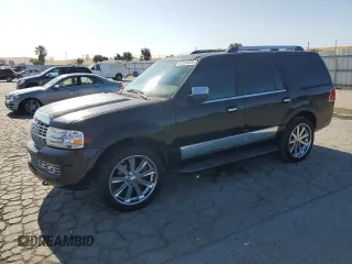 2007 Lincoln Navigator with VIN 5LMFU27567LJ06496, listed as a Copart auction lot 62337075 with 260,802 mi miles and Salvage title. Bid and sale history available at DreamBid. Image 1.
